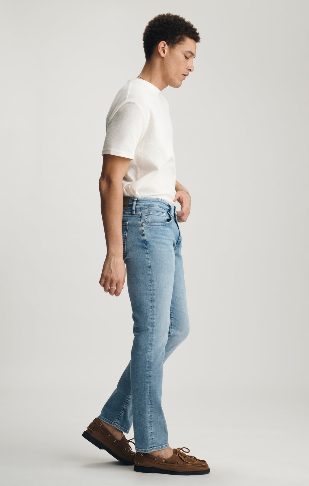 MARCUS SLIM STRAIGHT LEG IN LIGHT BLUE FEATHER BLUE - Mavi Jeans