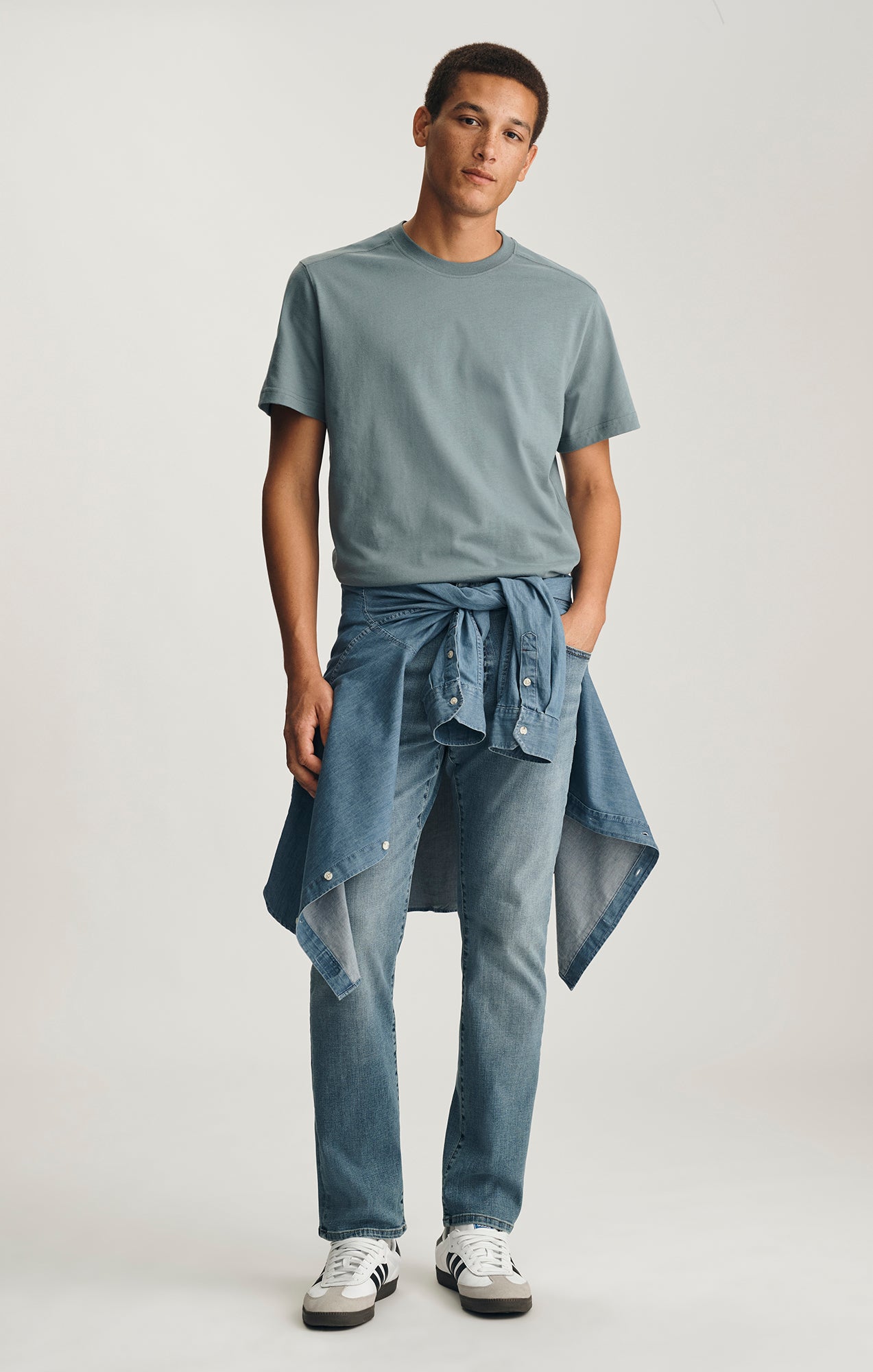 BASIC SHORT SLEEVE T-SHIRT IN GOBLIN BLUE