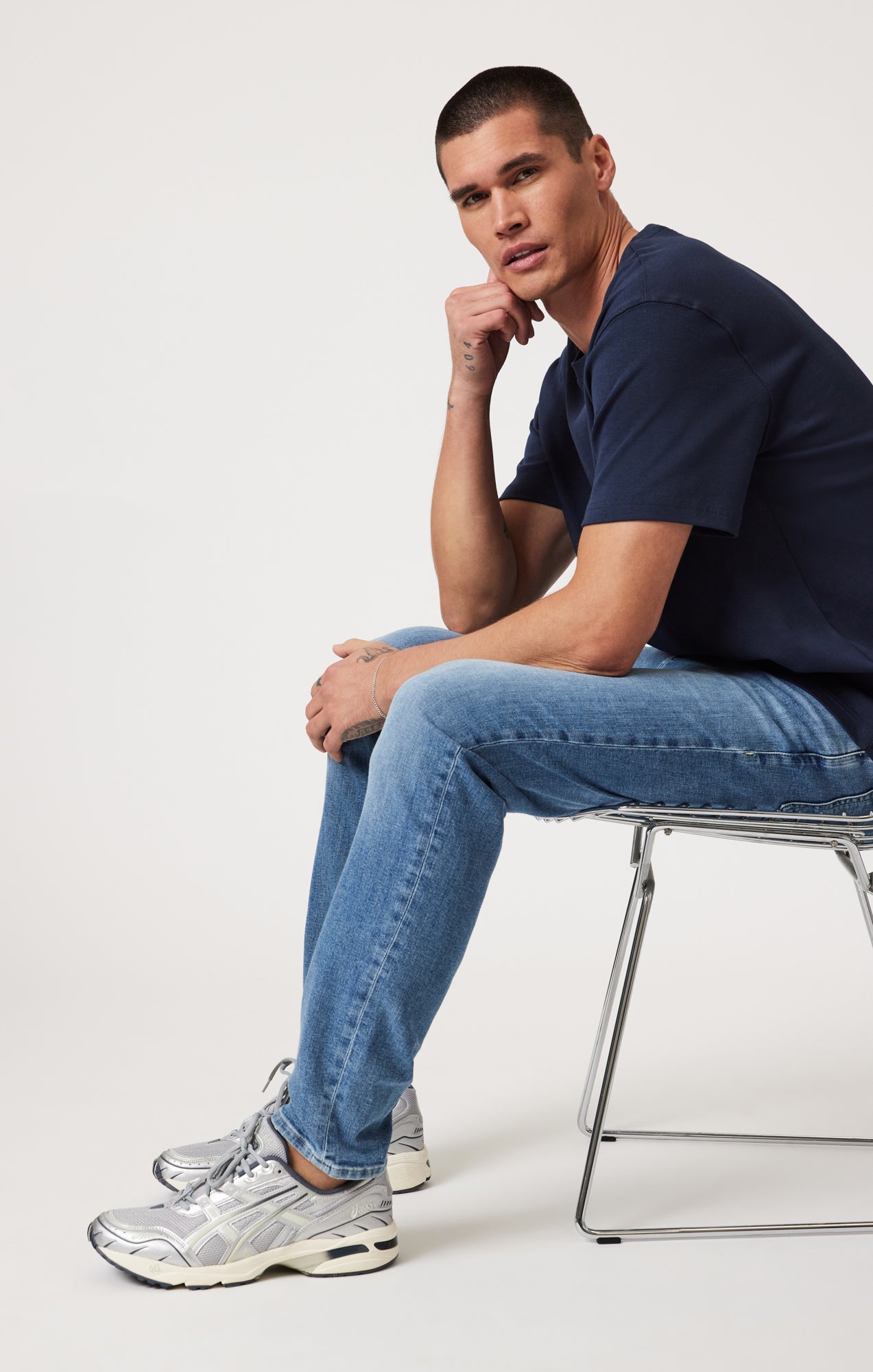 STEVE ATHLETIC FIT IN MID BRUSHED CLASSIC BLUE - Mavi Jeans