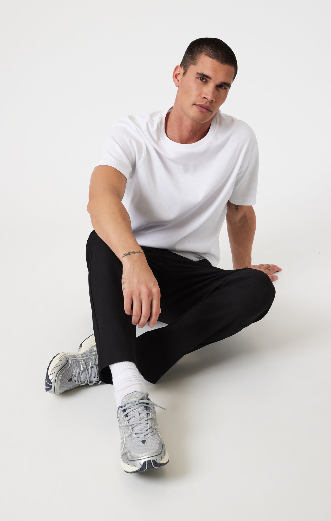 STRAIGHT LEG CARGO PANTS IN JET BLACK - Mavi Jeans