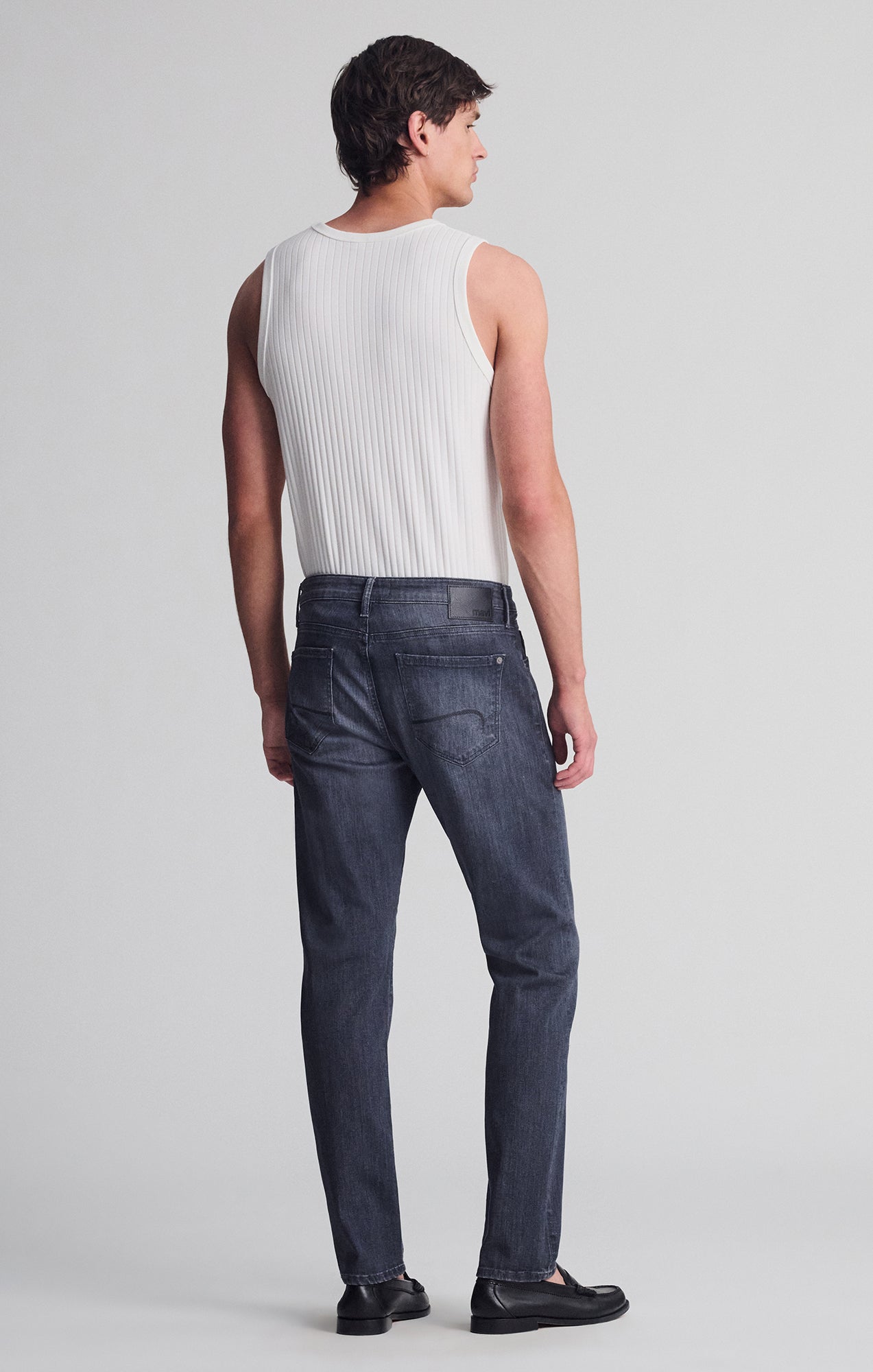 JAKE SLIM LEG IN DARK SMOKE WILLIAMSBURG - Mavi Jeans