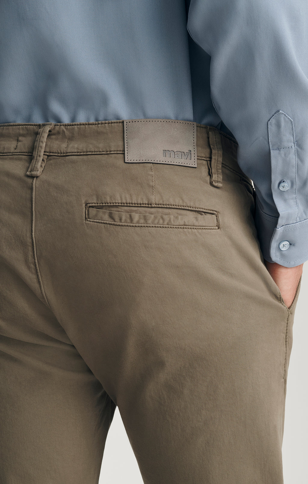 MILTON SLIM STRAIGHT CHINO IN OIL GREEN TWILL - Mavi Jeans
