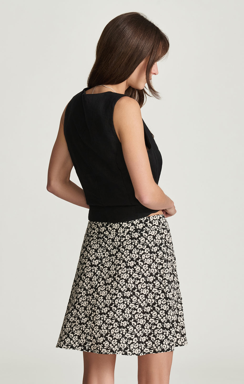 WOVEN MINI SKIRT IN NAVY FLOWER PRINT - Mavi Jeans