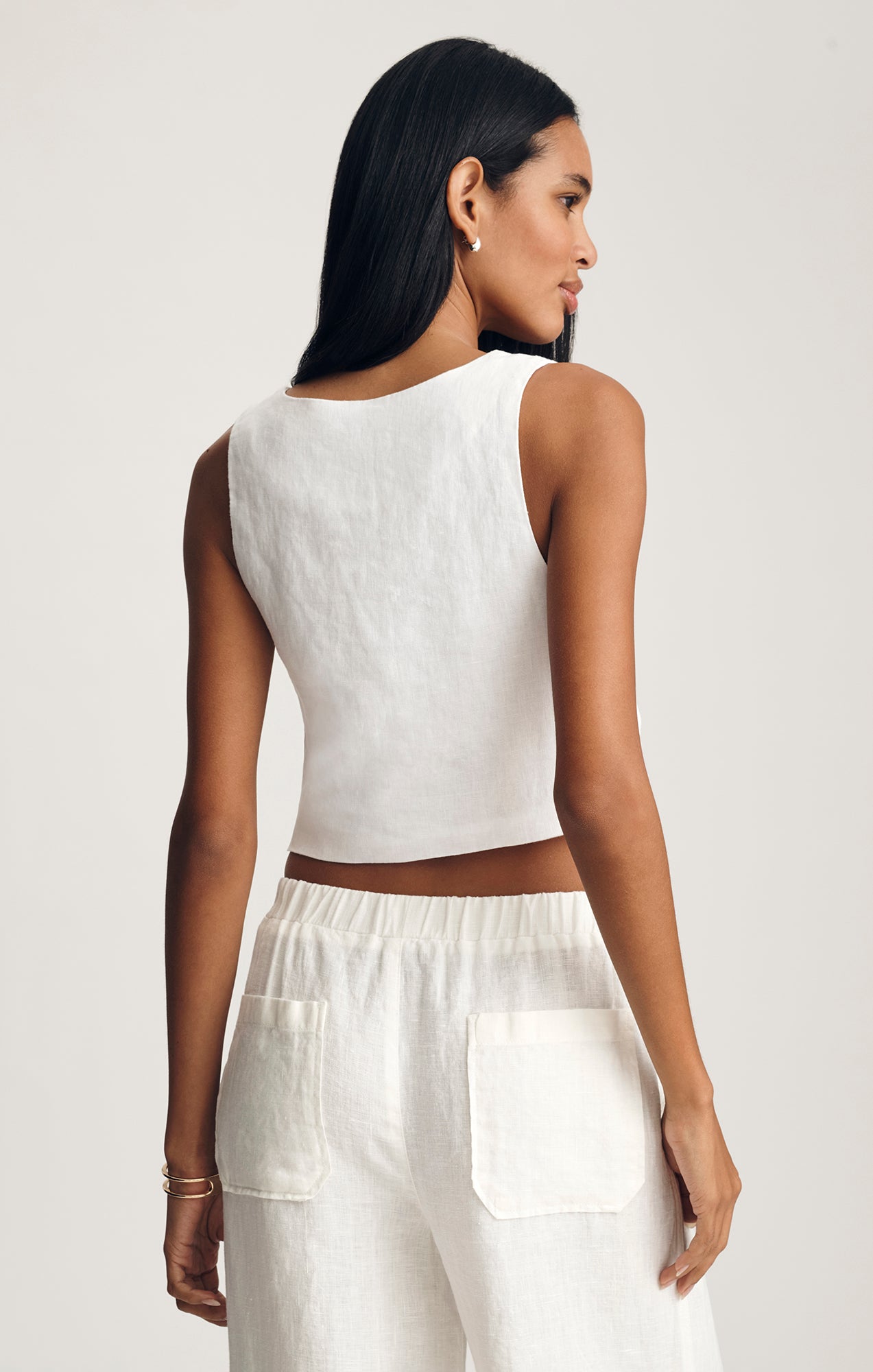 LINEN CROPPED BUTTON-UP TANK TOP IN WHITE - Mavi Jeans