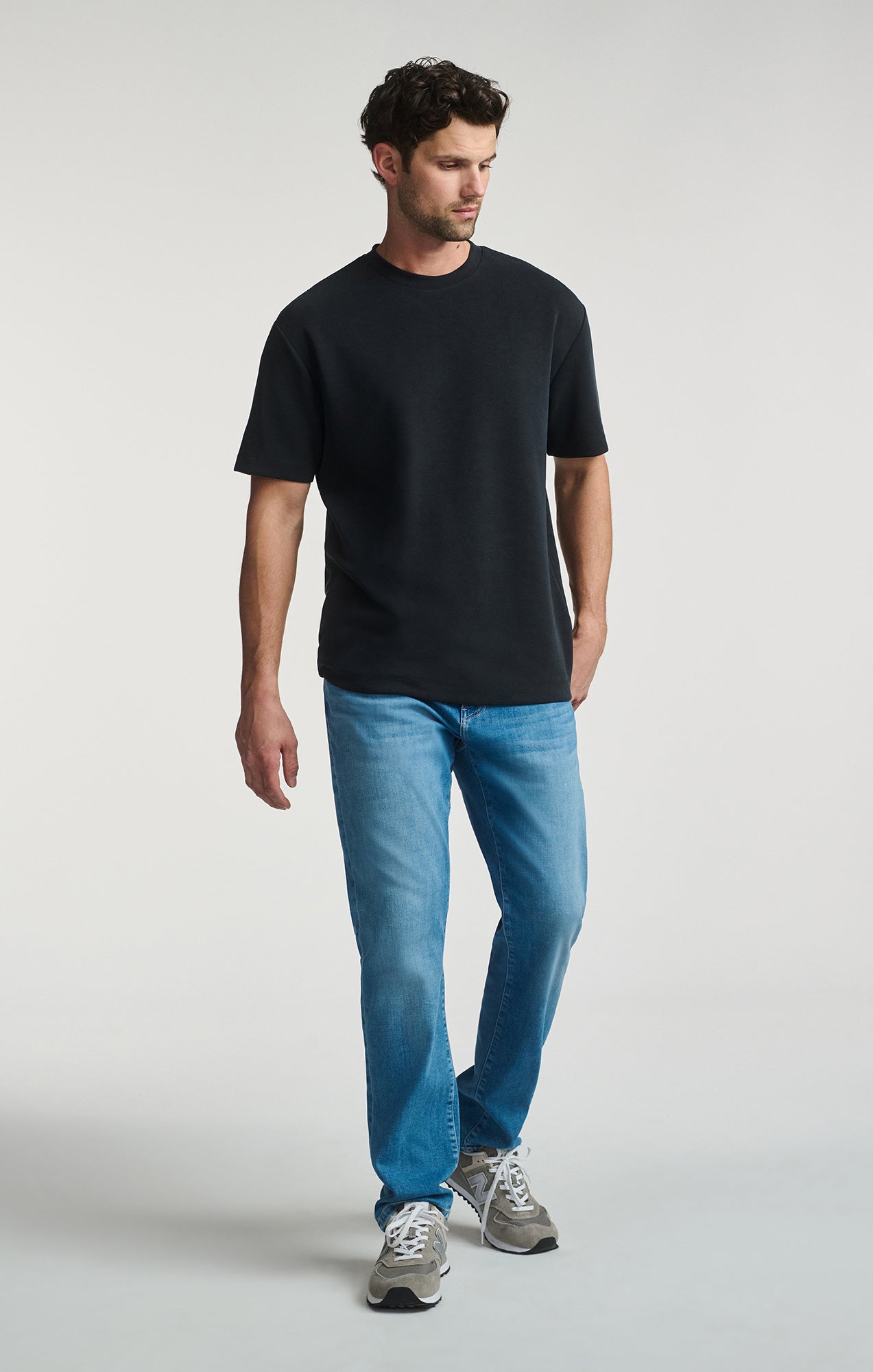 SHORT SLEEVE CREW NECK T-SHIRT IN JET BLACK - Mavi Jeans