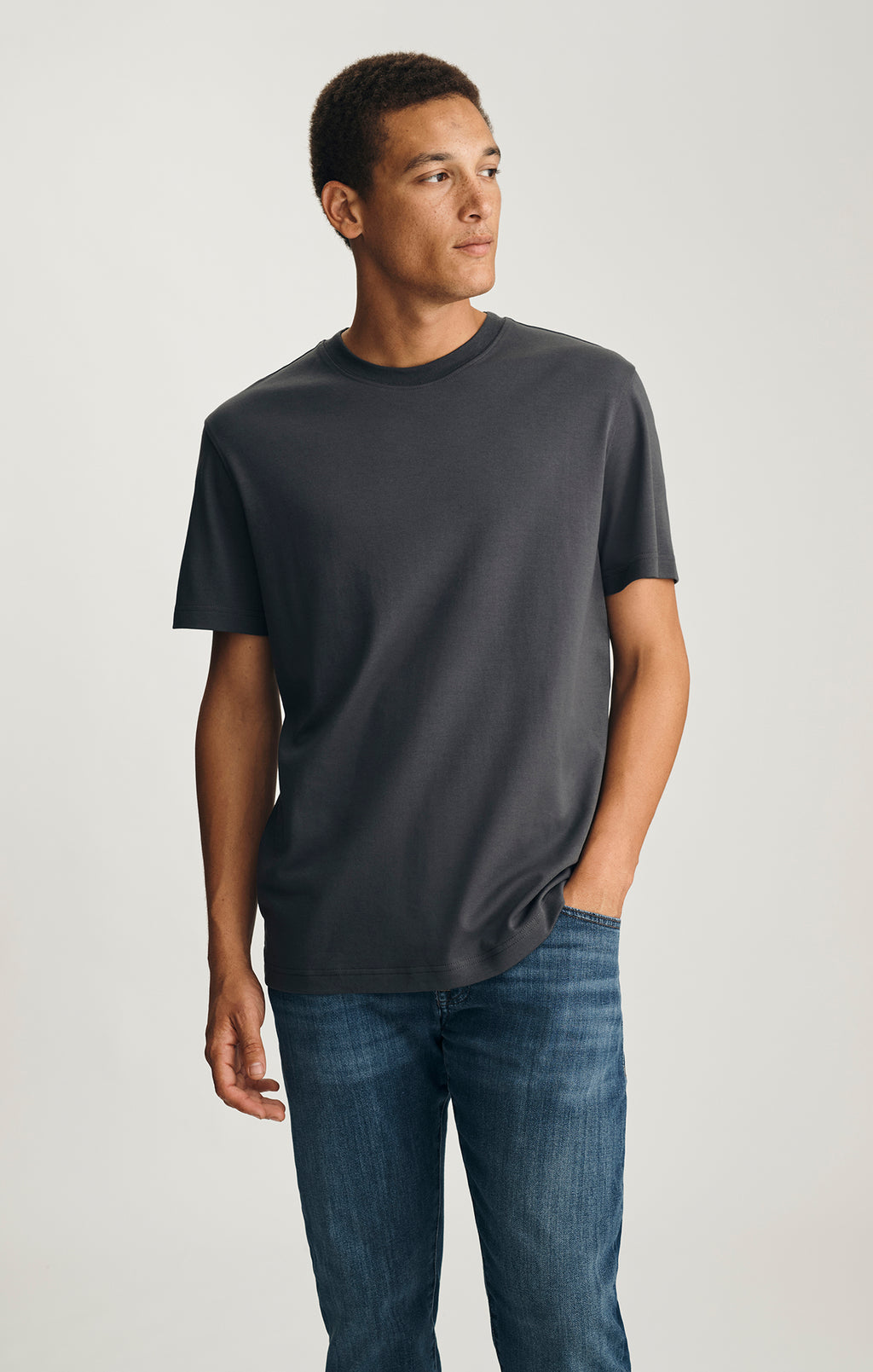 BASIC SHORT SLEEVE T-SHIRT IN ASPHALT