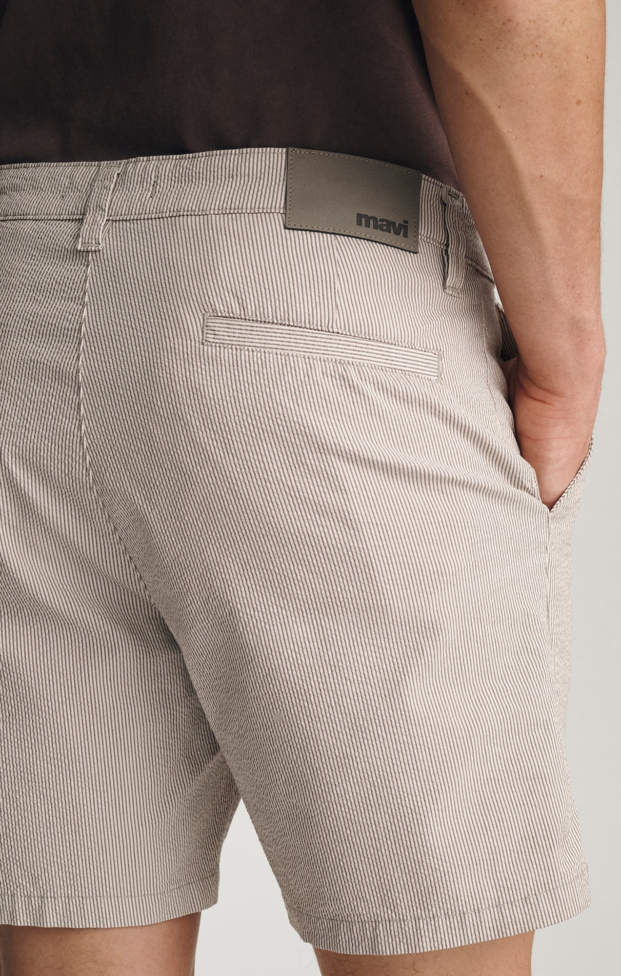 NATE CHINO SHORTS IN SAND SEERSUCKER - Mavi Jeans