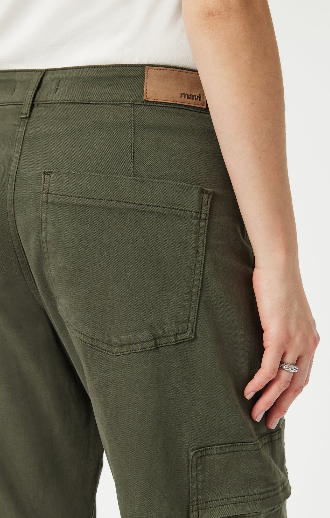 VINNIE BARREL CARGO IN IVY CASUAL TWILL - Mavi Jeans