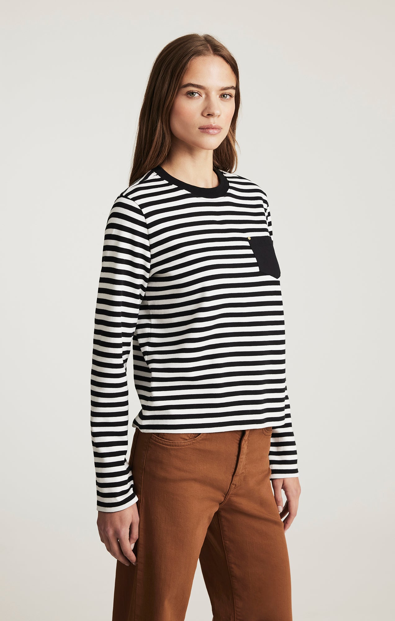 ONE POCKET LONG SLEEVE T-SHIRT IN BLACK WHITE STRIPE - Mavi Jeans