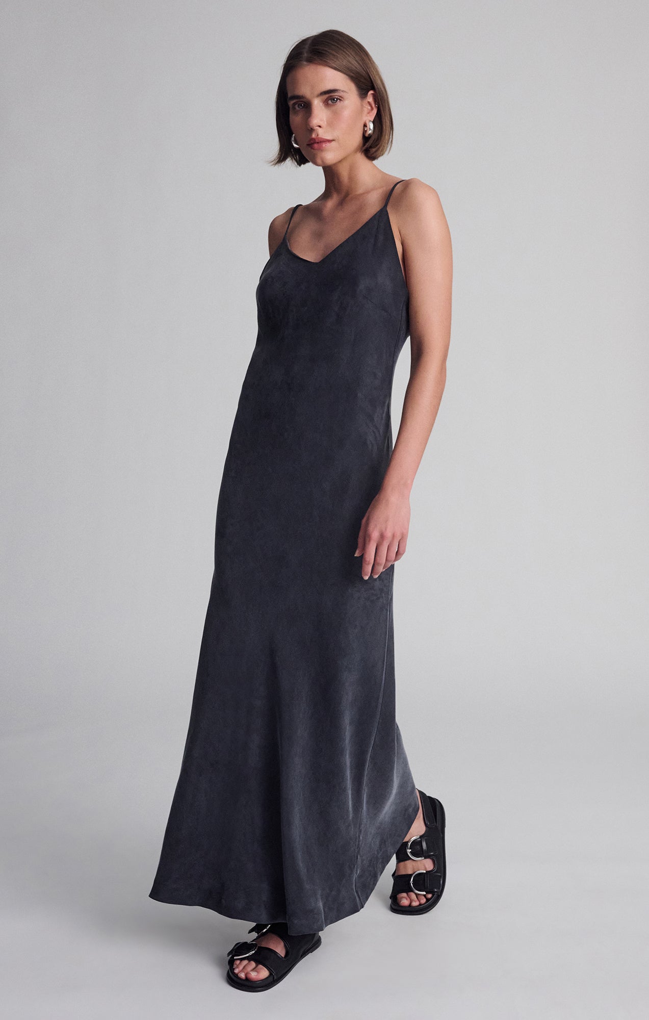 V-NECK TENCEL™ MAXI DRESS IN BLACK - Mavi Jeans