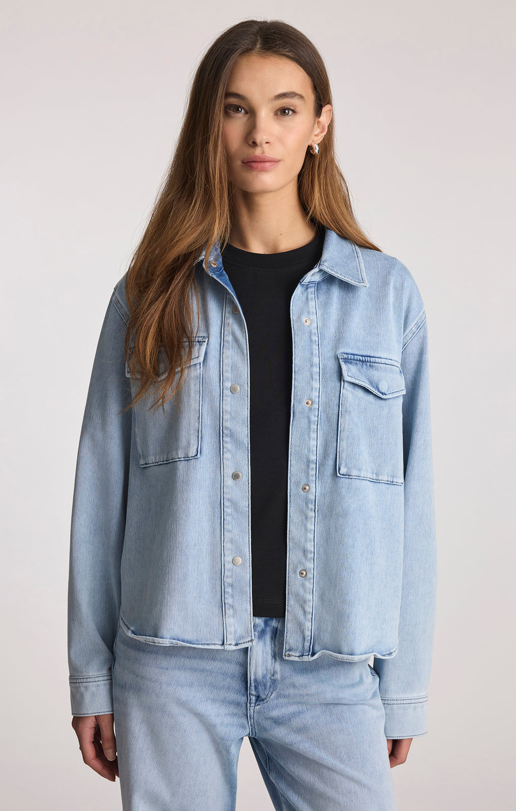 TIA DENIM SHIRT IN LIGHT MOVE