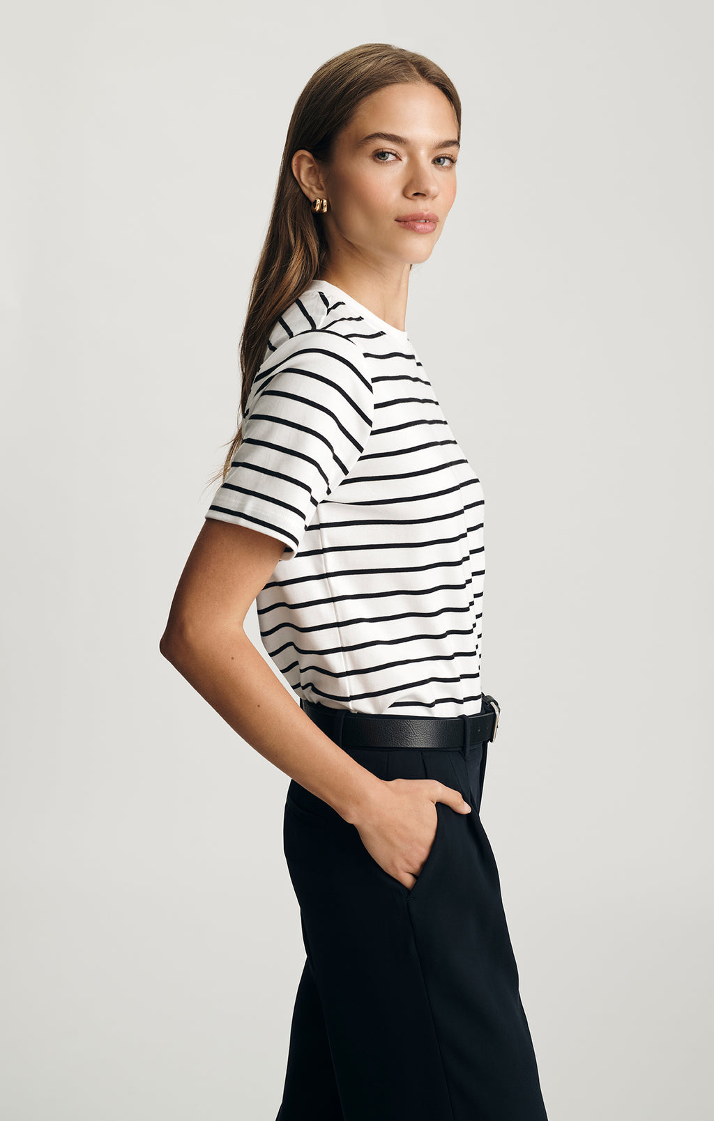 BASIC CREW NECK T-SHIRT IN BLACK WHITE STRIPE