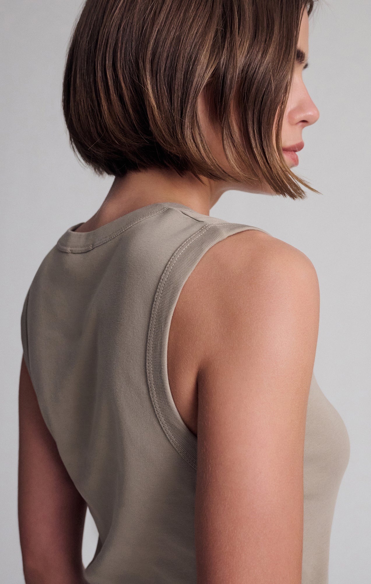 V-NECK TANK TOP IN ROASTED CASHEW - Mavi Jeans