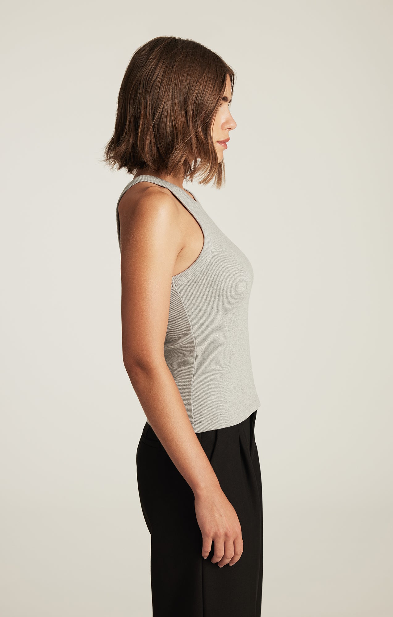 BASIC HIGH NECK TANK TOP IN LIGHT GREY MELANGE