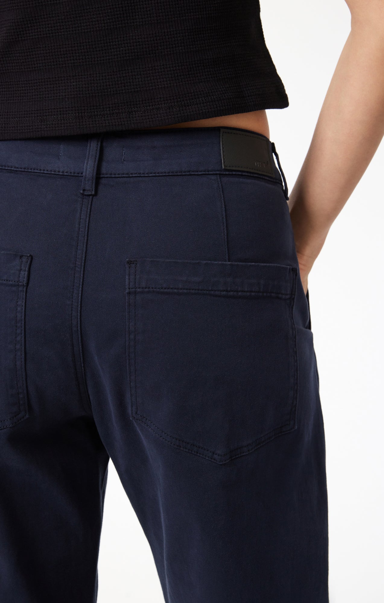LENORA BARREL CHINO IN MIDNIGHT CASUAL TWILL - Mavi Jeans