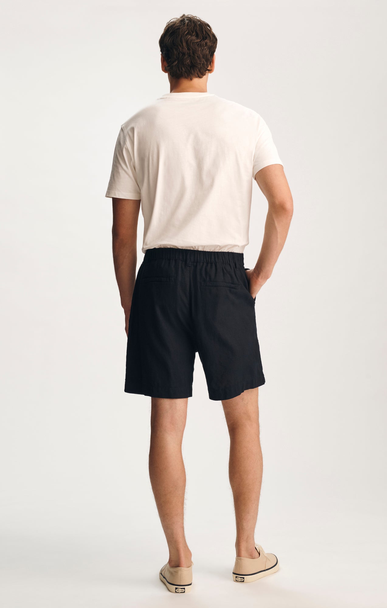 LINEN PLEATED 7" INSEAM SHORTS IN SKY CAPTAIN - Mavi Jeans