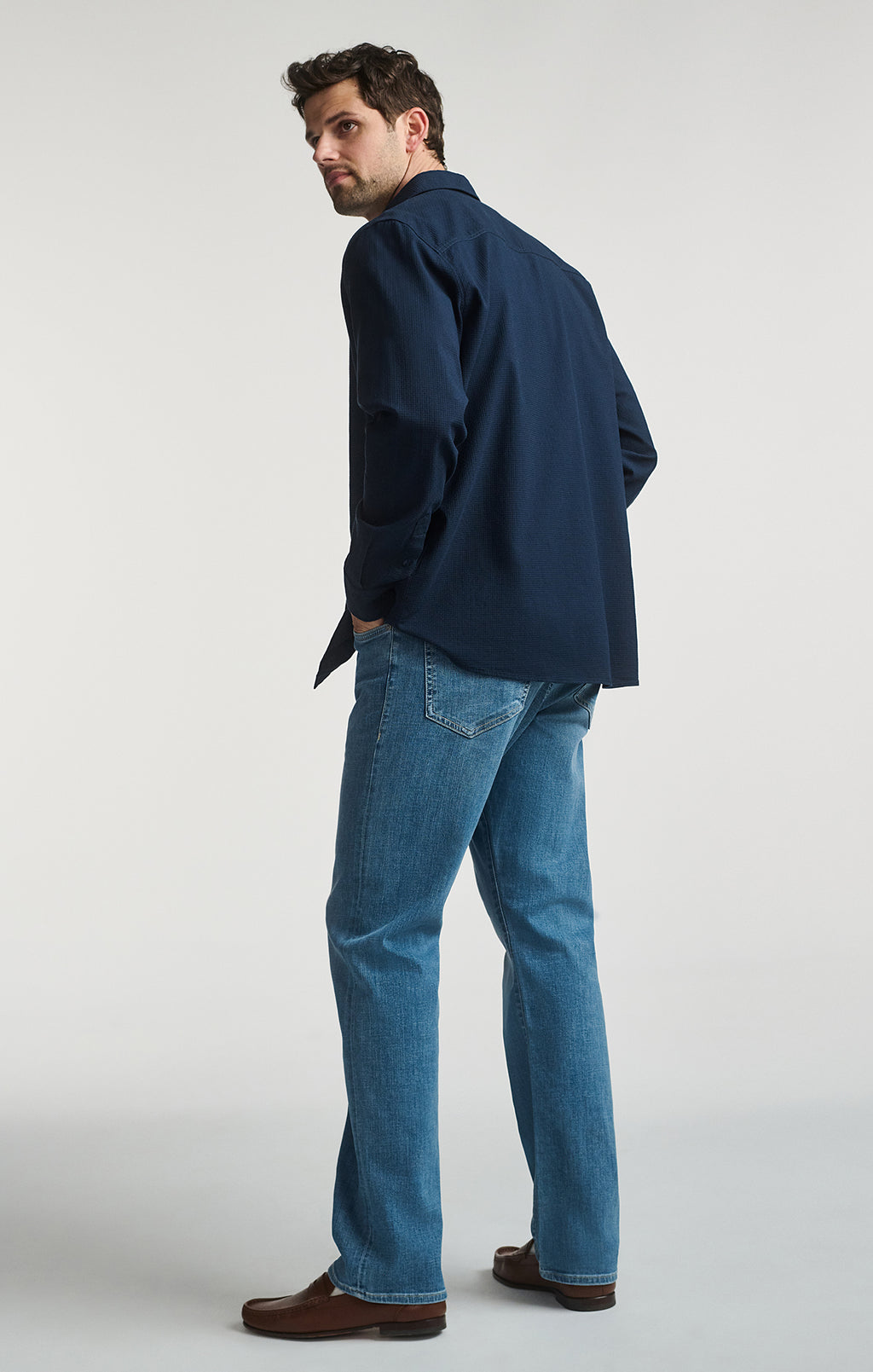 LONG SLEEVE BUTTON-UP SHIRT IN BLACK IRIS - Mavi Jeans