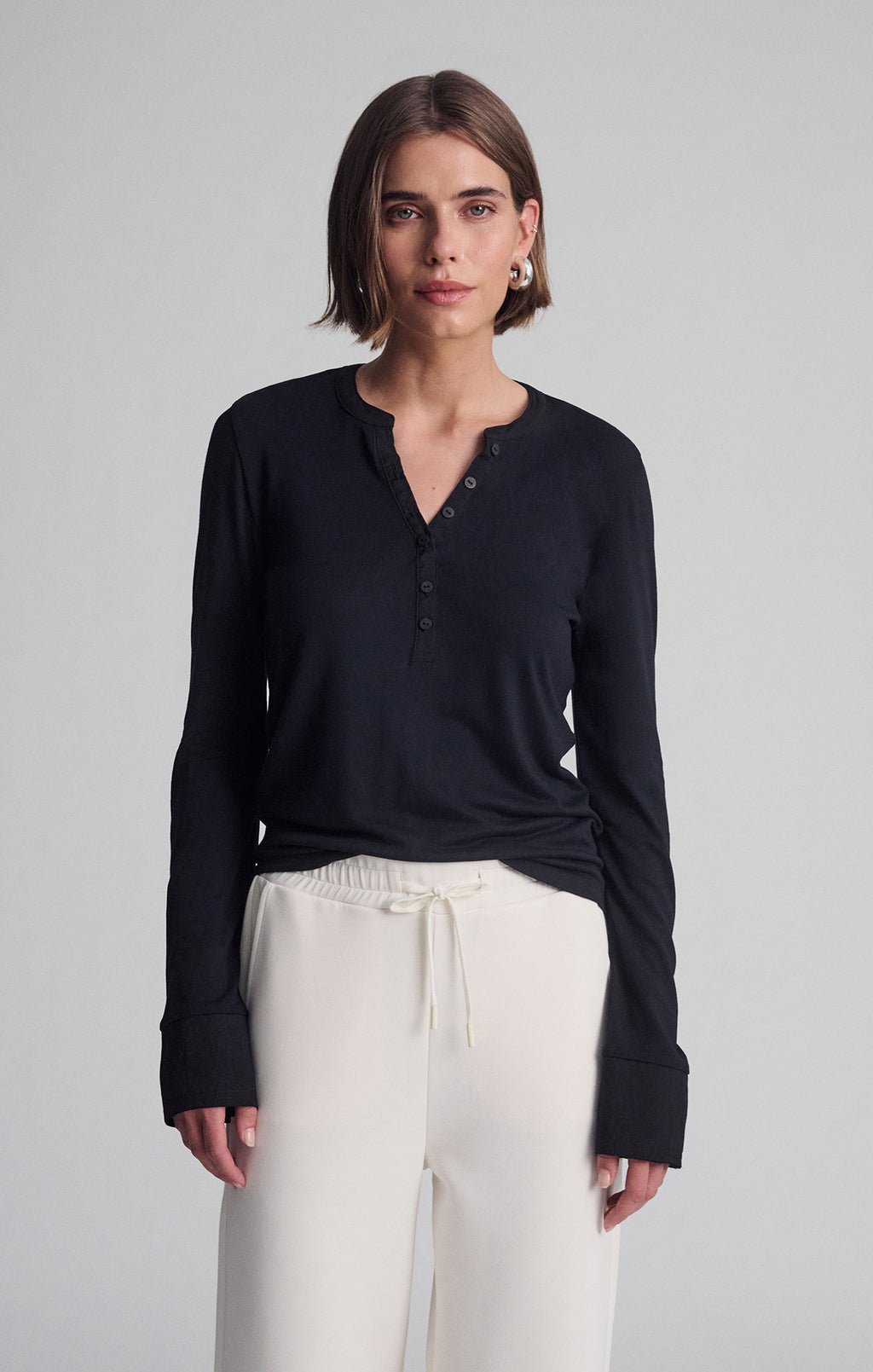 LONG SLEEVE BUTTON T-SHIRT IN BLACK - Mavi Jeans