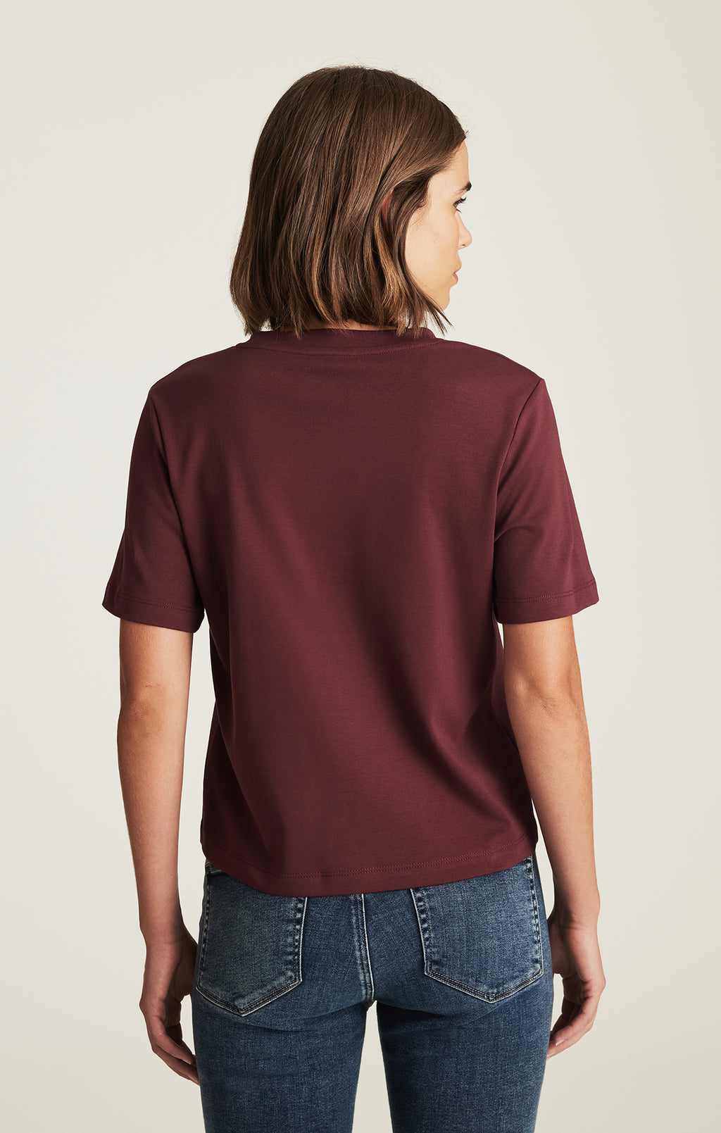 BASIC CREW NECK T-SHIRT IN WINDSOR WINE