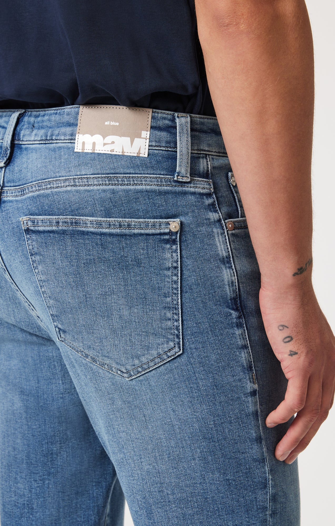 STEVE ATHLETIC FIT IN MID BRUSHED CLASSIC BLUE - Mavi Jeans