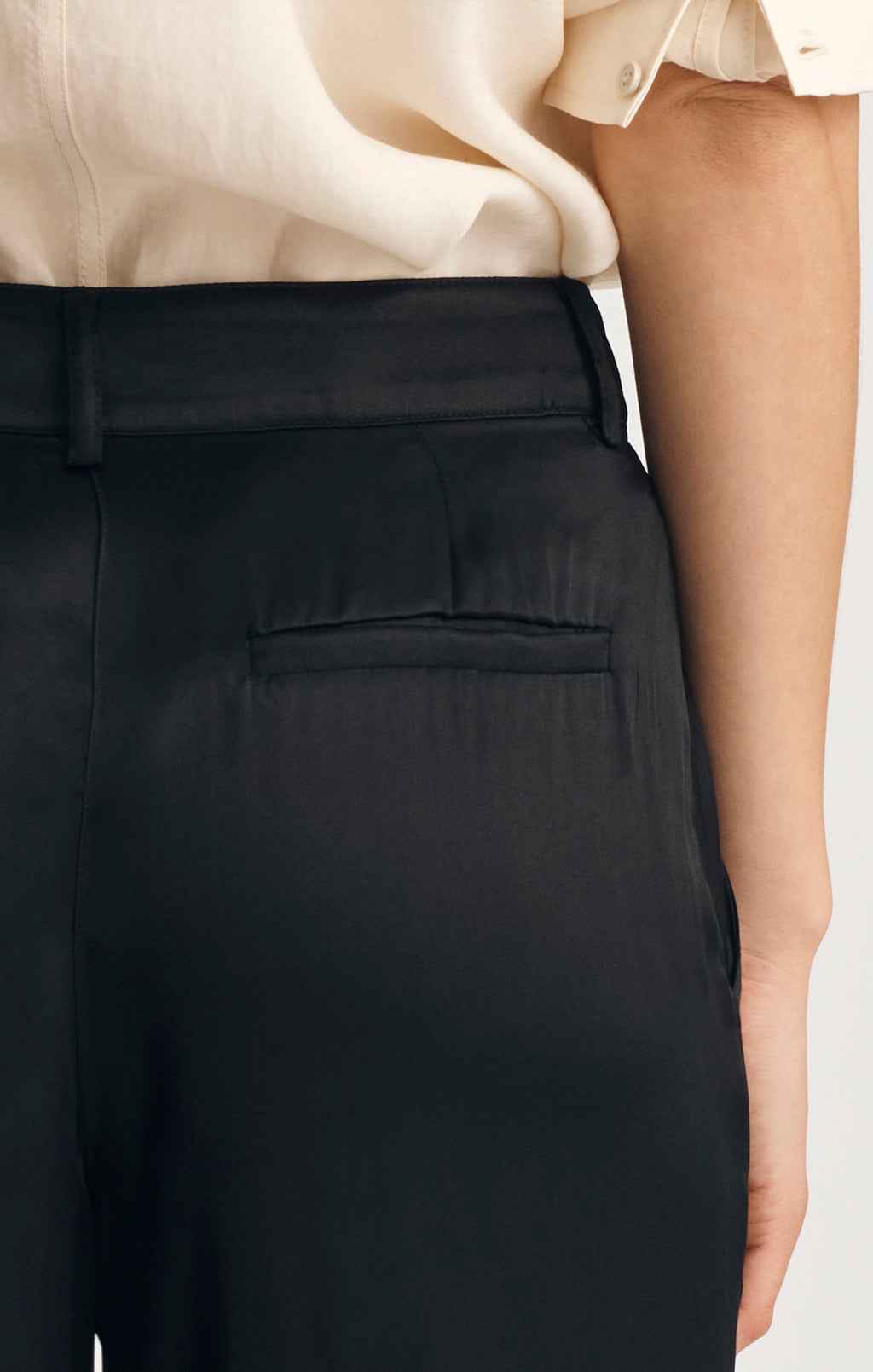 SATIN WIDE LEG PANTS IN BLACK