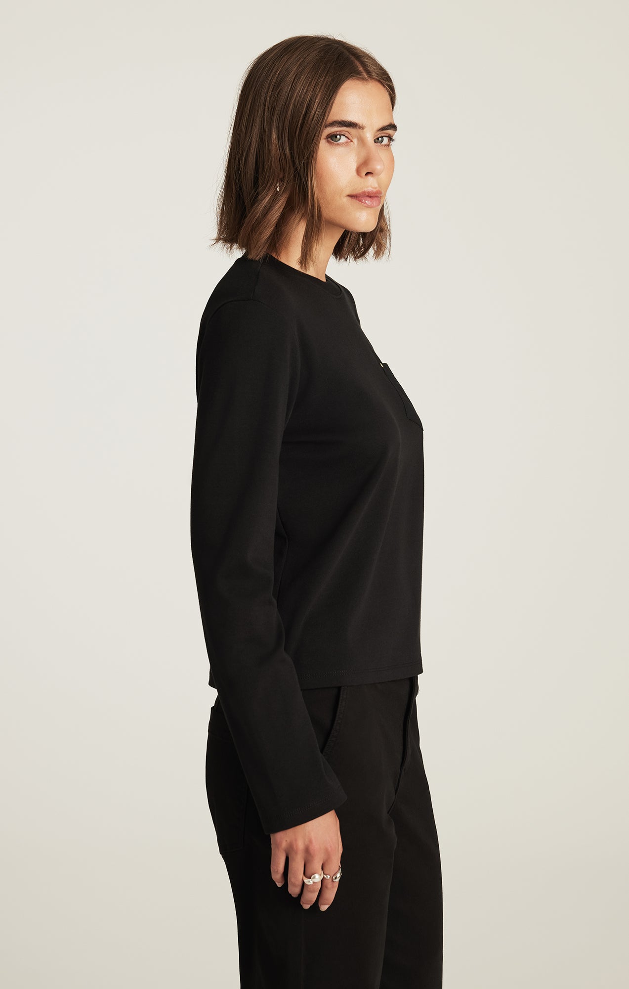 ONE POCKET LONG SLEEVE T-SHIRT IN BLACK - Mavi Jeans