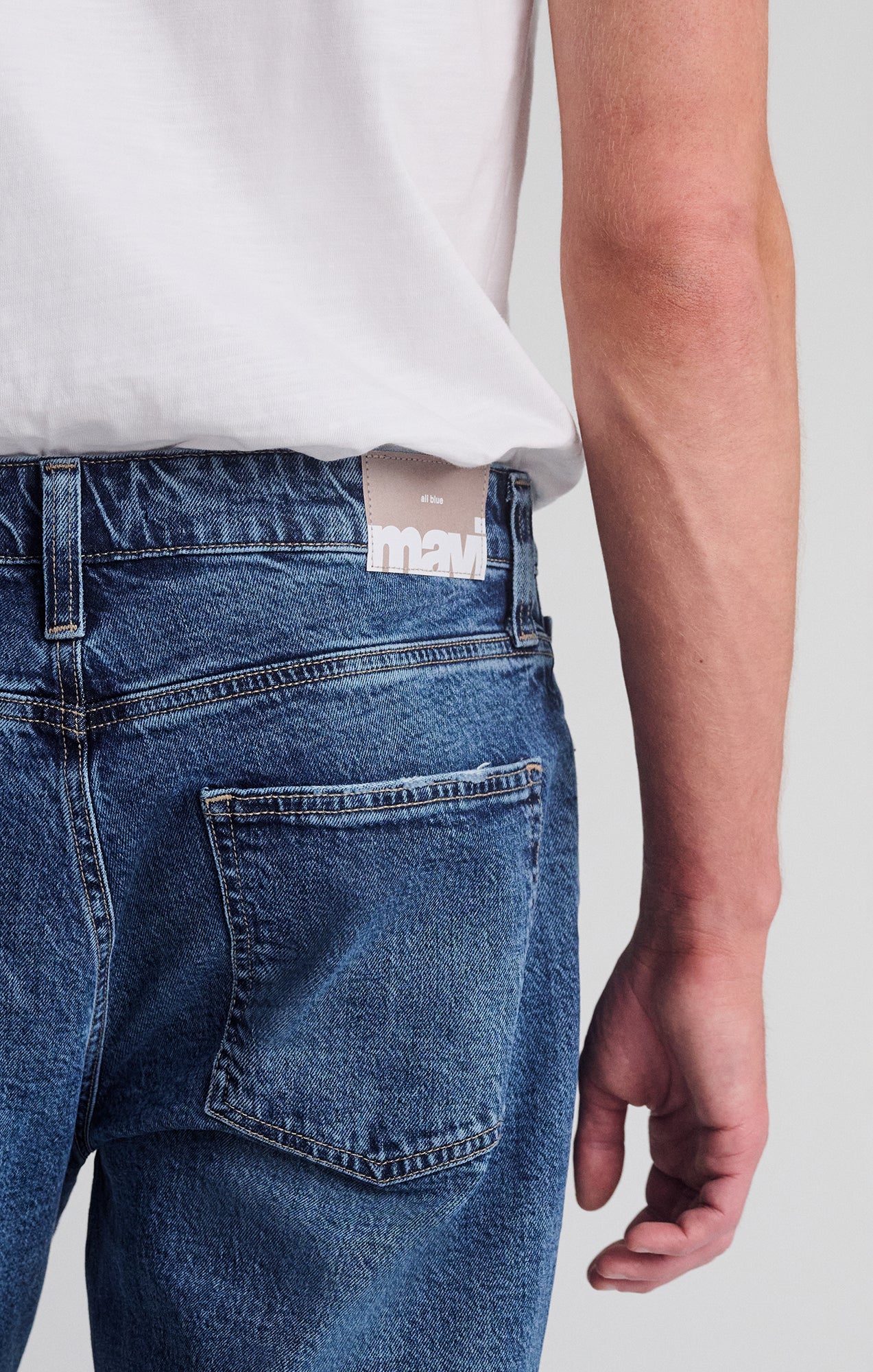 MARCEL LOOSE STRAIGHT LEG IN MID BRUSHED CLASSIC BLUE - Mavi Jeans