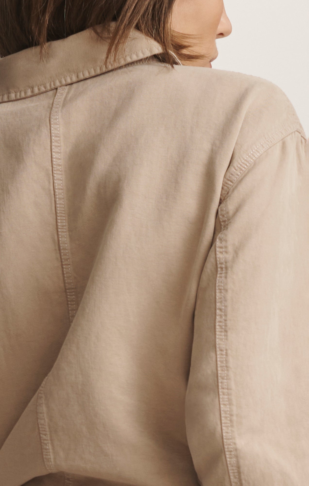 CROPPED TENCEL™ OVERSHIRT IN CHINCHILLA - Mavi Jeans