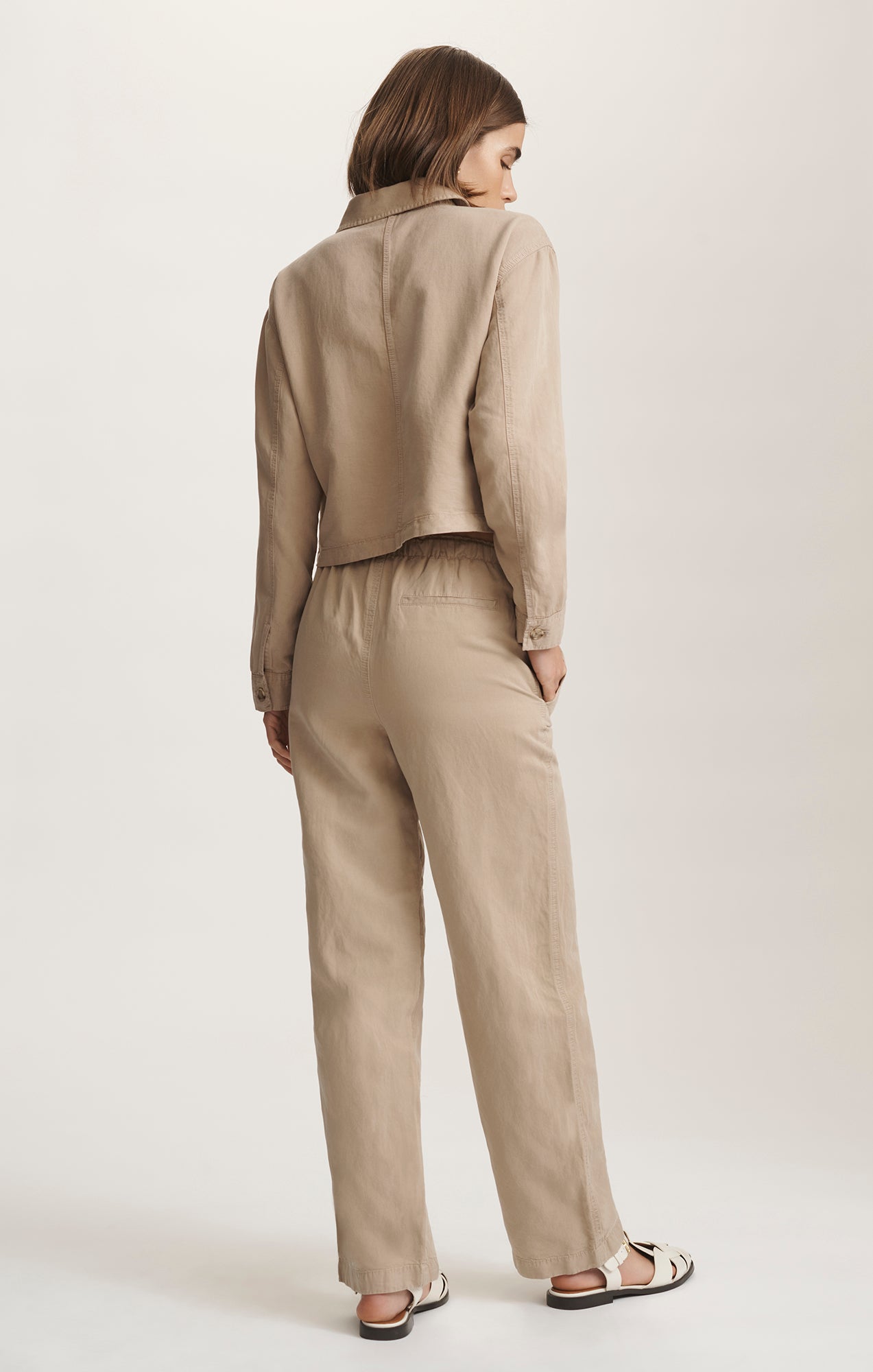 CROPPED TENCEL™ OVERSHIRT IN CHINCHILLA - Mavi Jeans