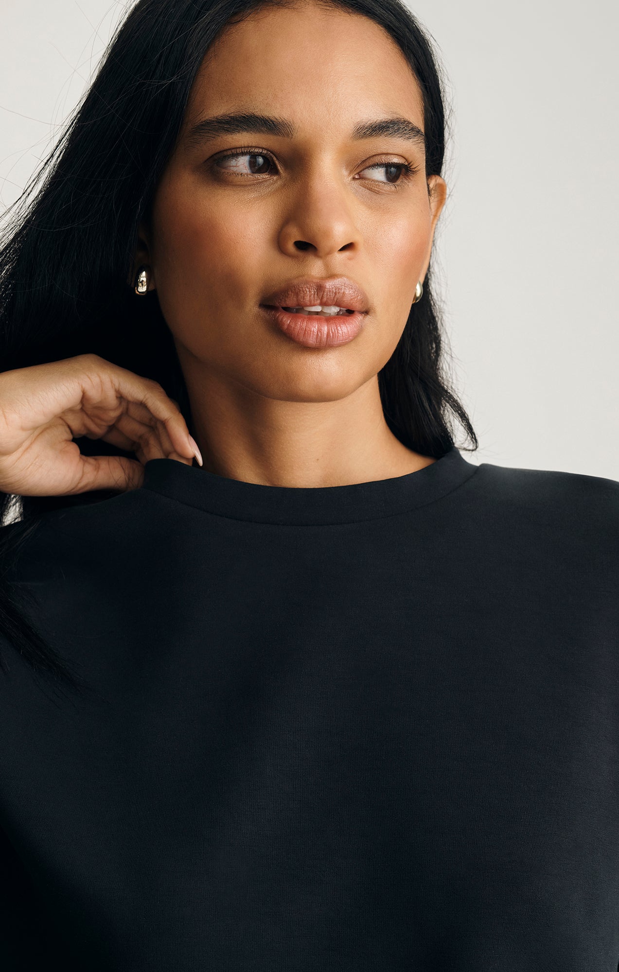 LUXE TOUCH TENCEL™ SWEATSHIRT IN BLACK - Mavi Jeans
