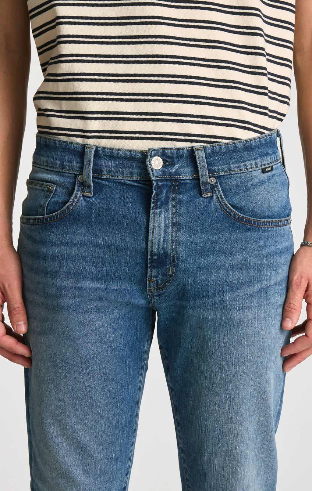 MARCUS SLIM STRAIGHT LEG IN MID VINTAGE SELVEDGE - Mavi Jeans