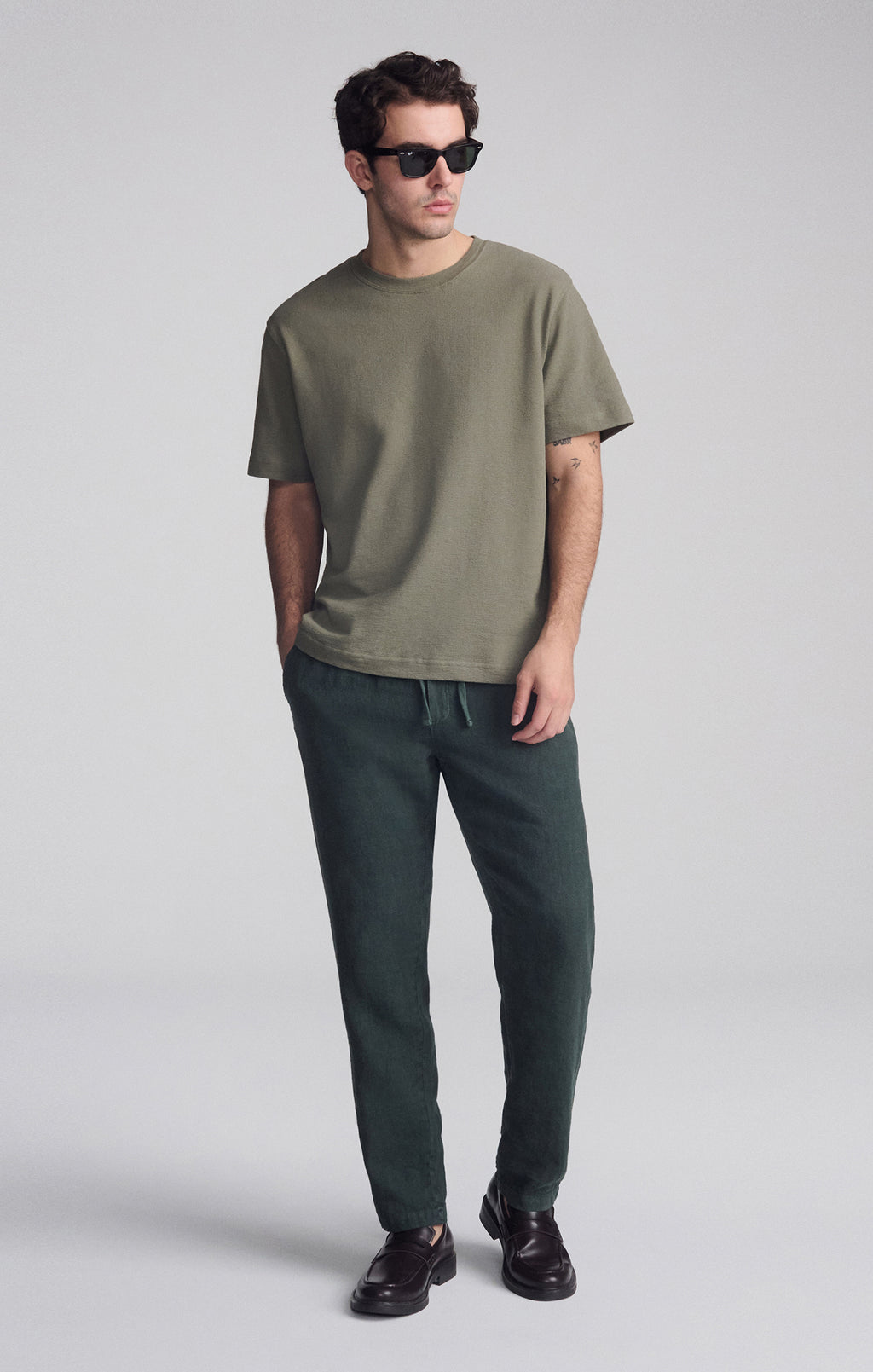 SHORT SLEEVE CREW NECK T-SHIRT IN DUSTY OLIVE - Mavi Jeans