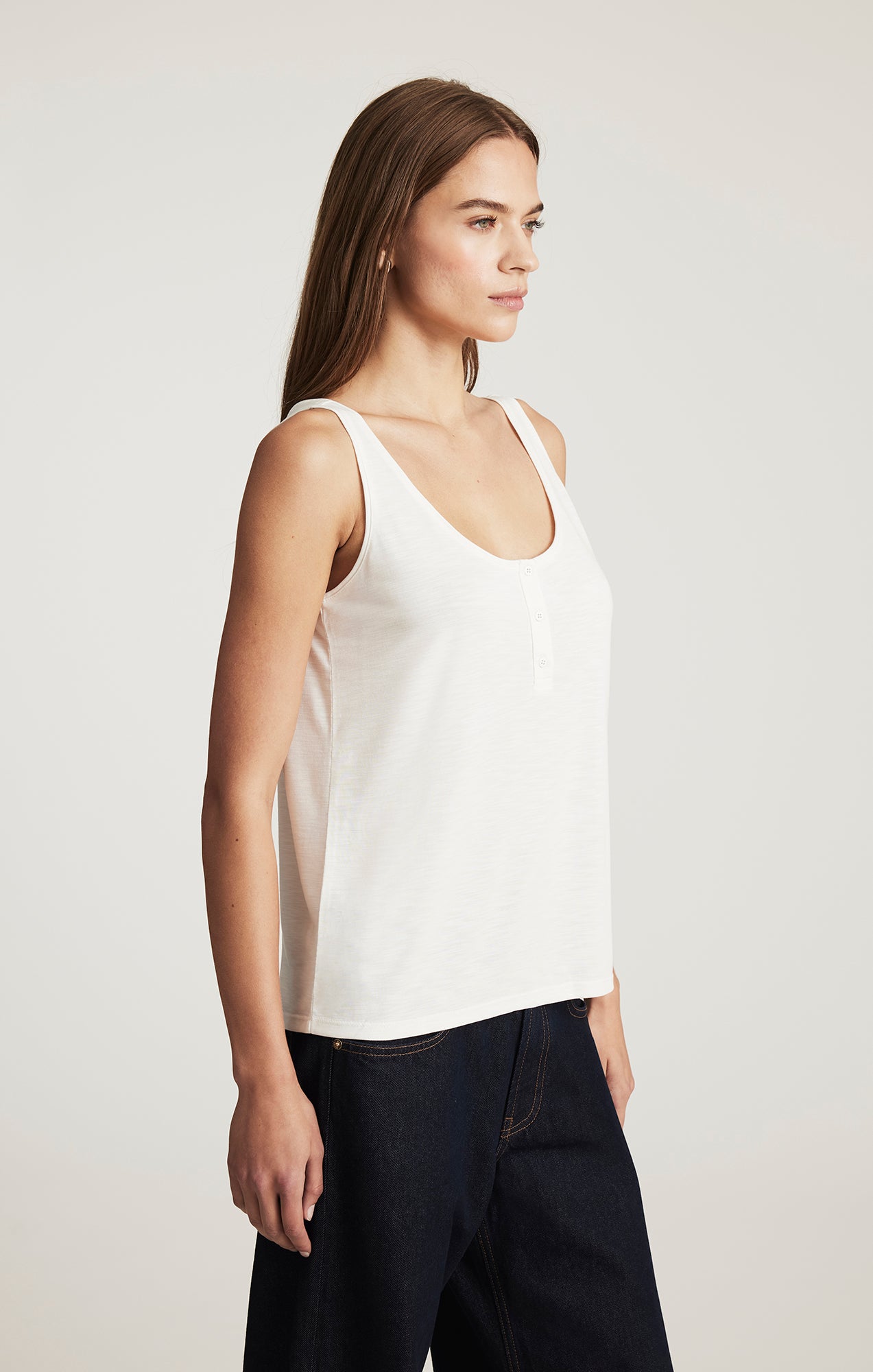 LUXE TOUCH TENCEL™ HENLEY TANK TOP IN ANTIQUE WHITE - Mavi Jeans