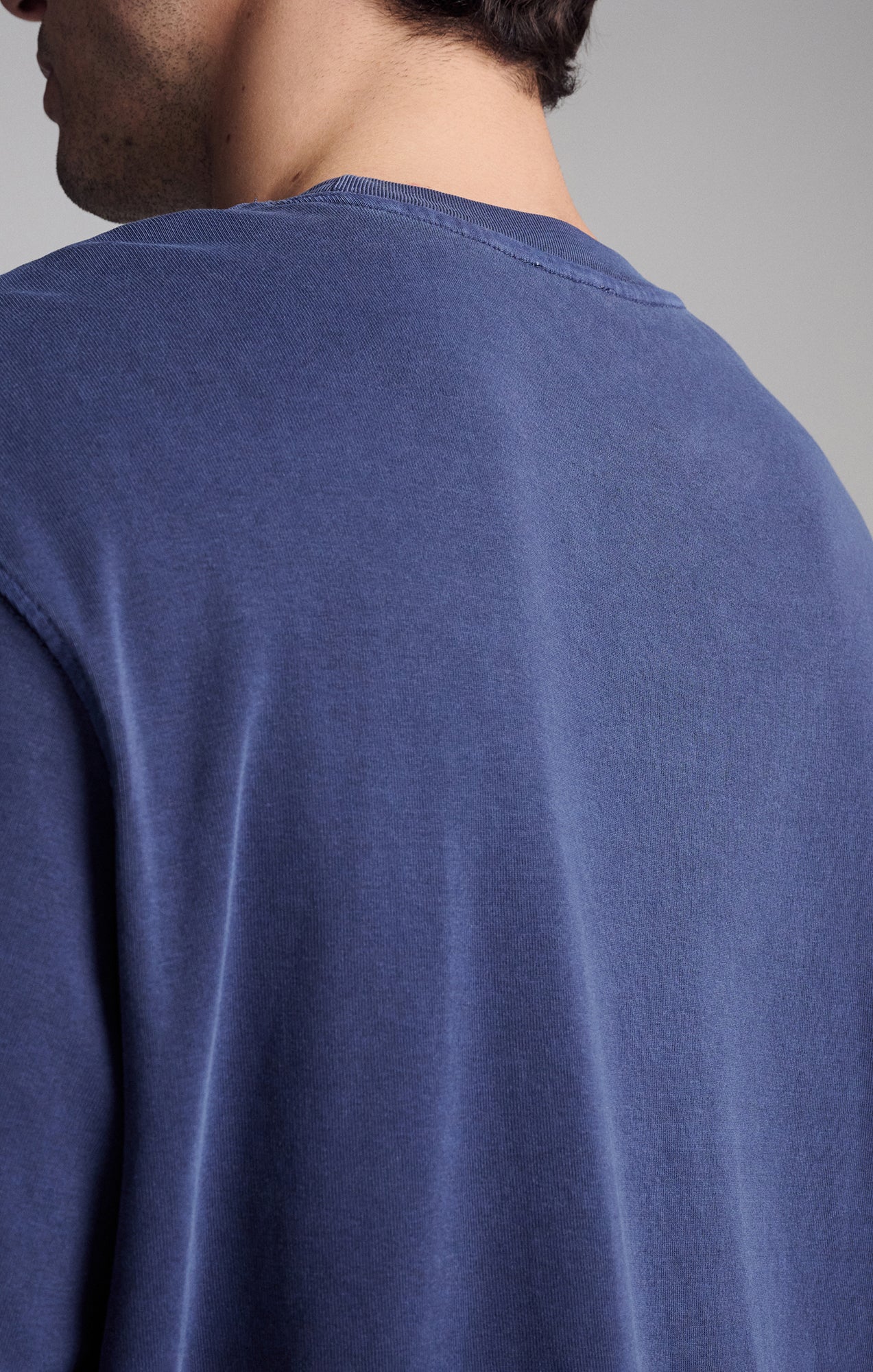 SHORT SLEEVE CREW NECK T-SHIRT IN BLACK IRIS - Mavi Jeans