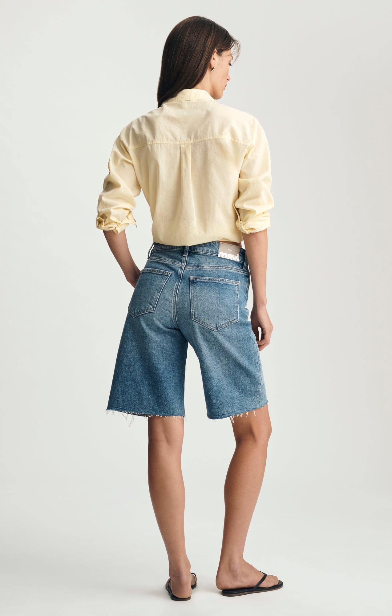 ERIKA BERMUDA SHORTS IN MID BRUSHED CLASSIC BLUE - Mavi Jeans