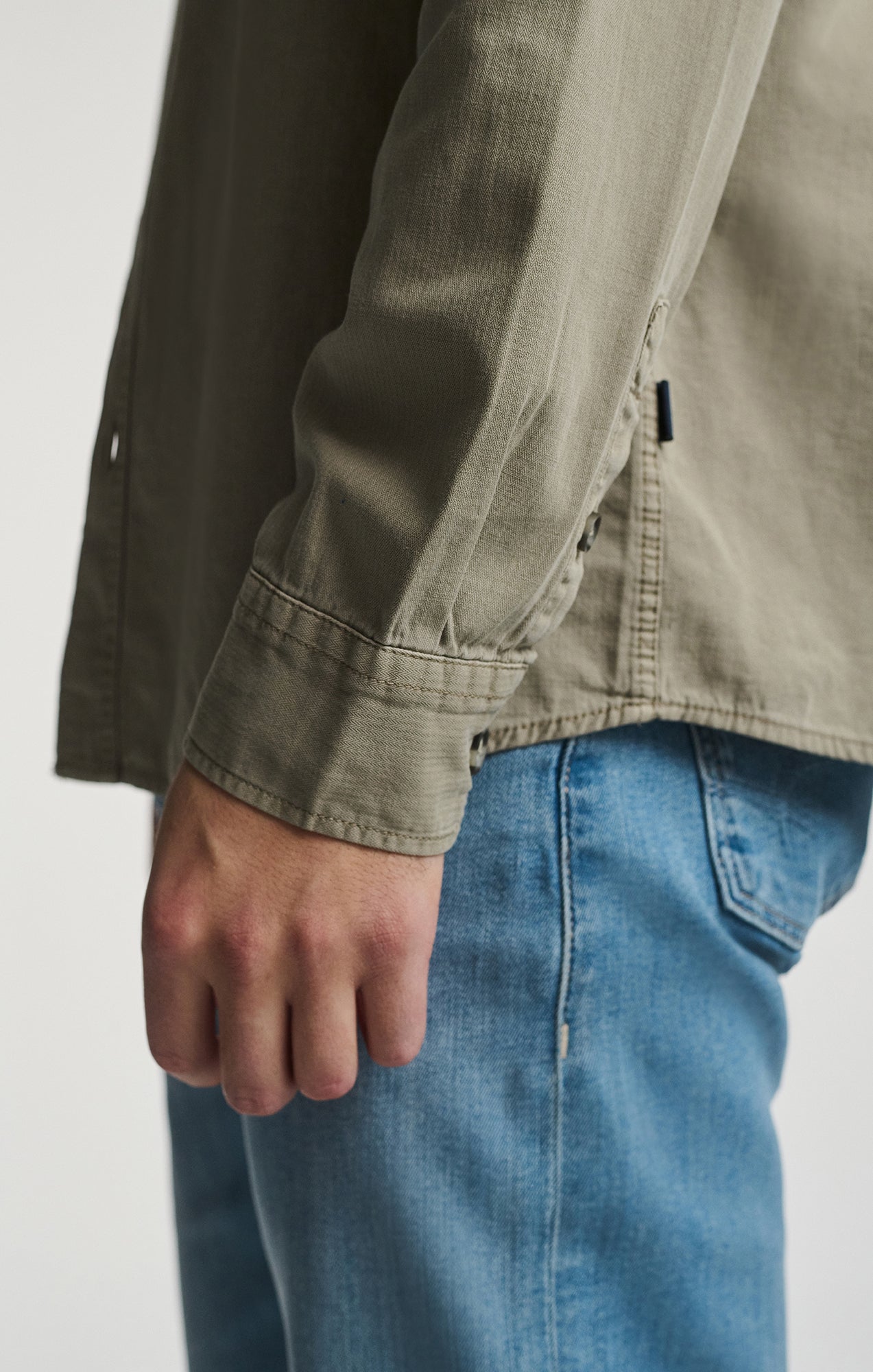ONE POCKET BUTTON-UP SHIRT IN ROASTED CASHEW - Mavi Jeans