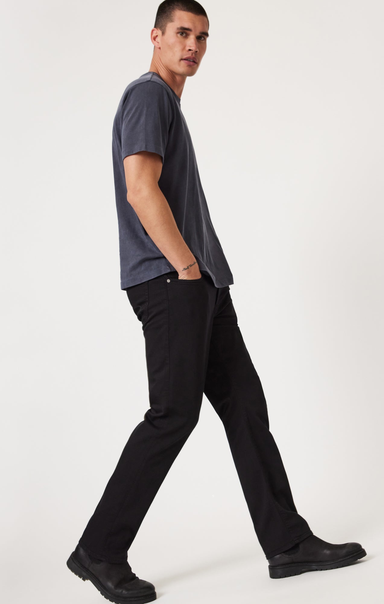 ZACH STRAIGHT LEG IN BLACK FEATHER BLUE - Mavi Jeans