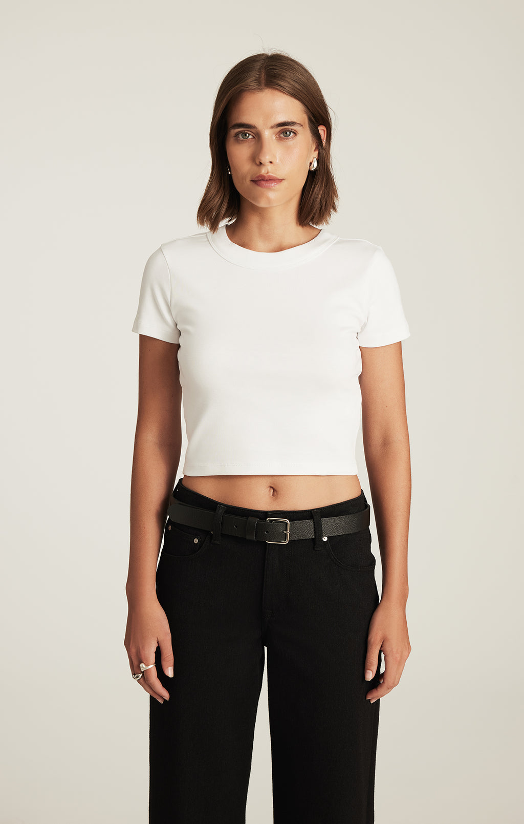CROPPED CREW NECK T-SHIRT IN WHITE