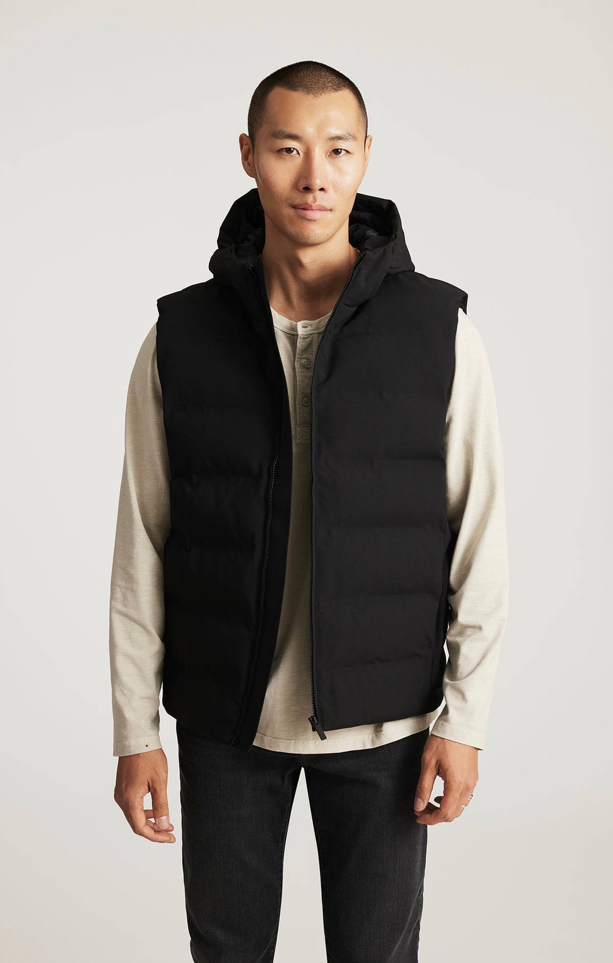 HOODED VEST IN JET BLACK - Mavi Jeans