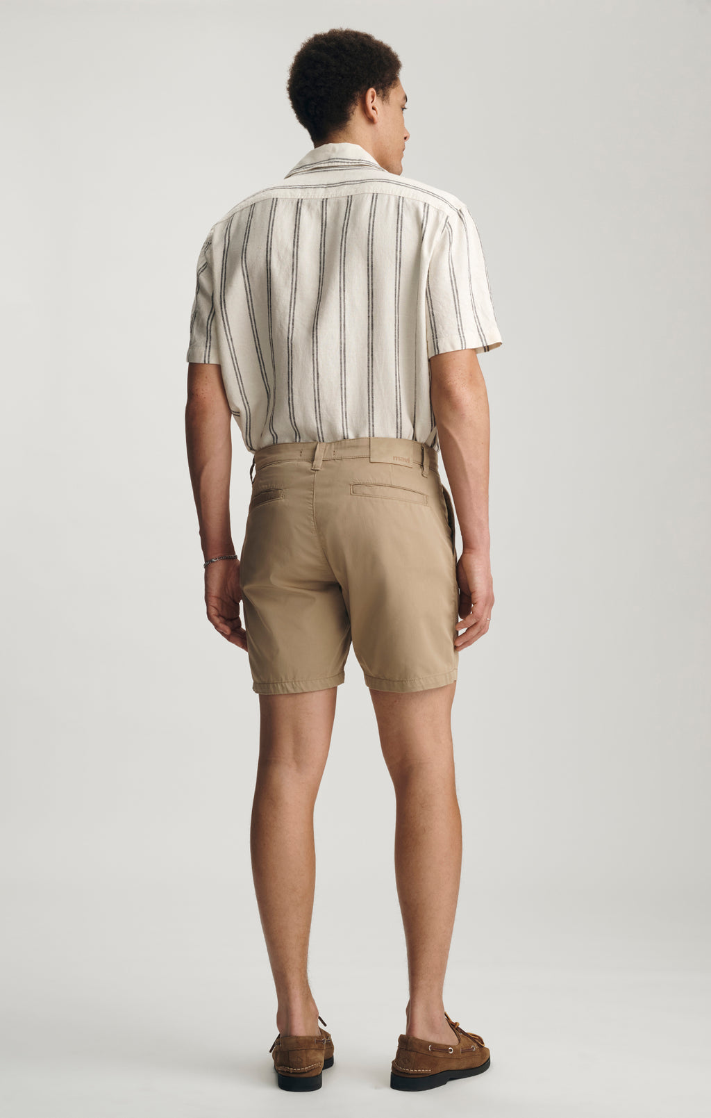 NATE CHINO SHORTS IN OXFORD TAN CITY SMART - Mavi Jeans