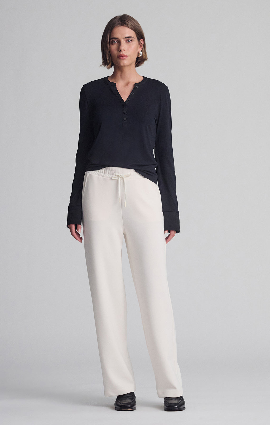 LONG SLEEVE BUTTON T-SHIRT IN BLACK - Mavi Jeans