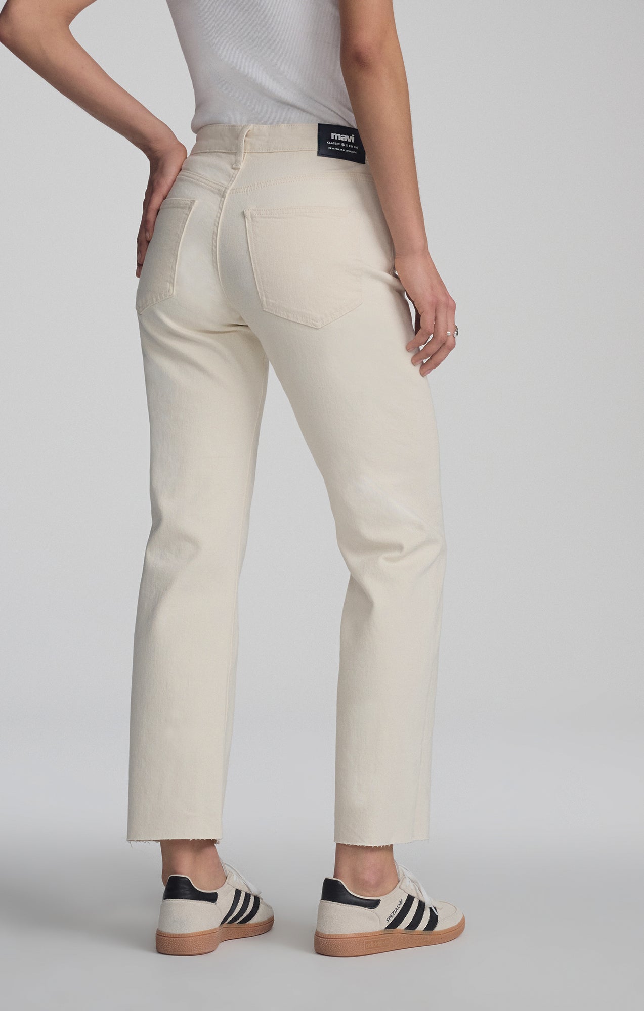 SAVANNAH STRAIGHT LEG IN ECRU CLASSIC BLUE - Mavi Jeans