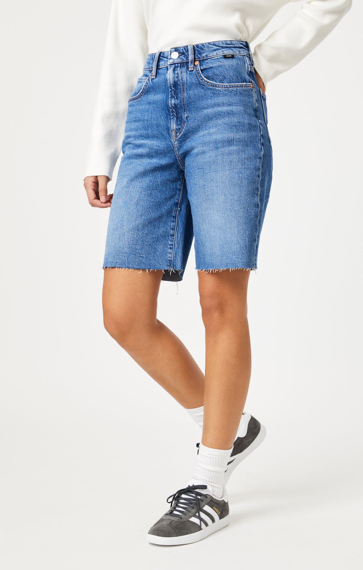SELINA SHORTS IN MID BRUSHED CLASSIC BLUE - Mavi Jeans