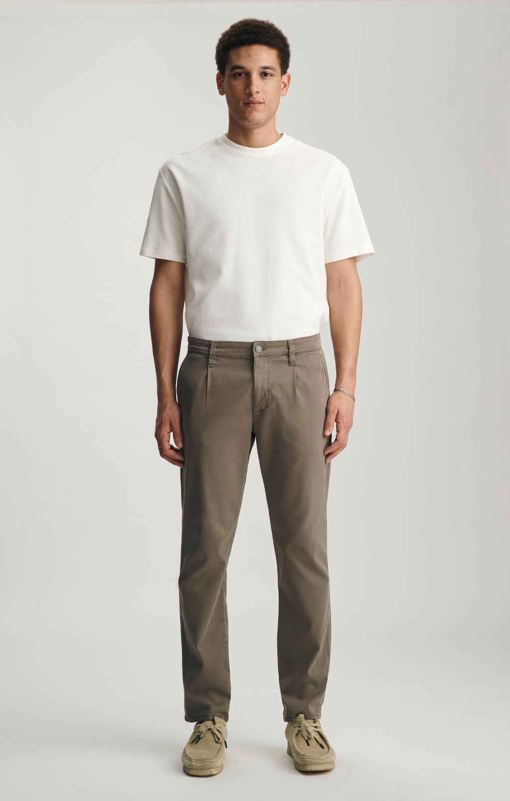 WILL PLEATED STRAIGHT CHINO IN PINE CITY - Mavi Jeans