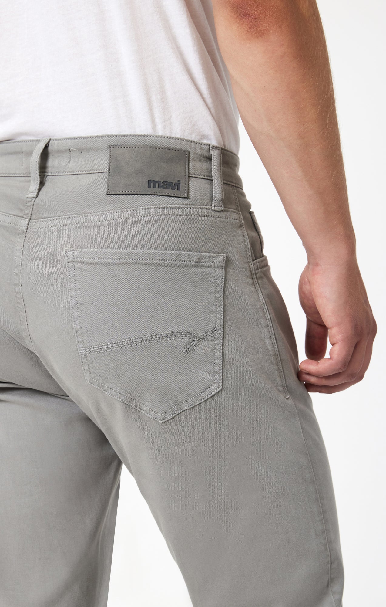 ZACH STRAIGHT LEG IN STORMY CASUAL TWILL - Mavi Jeans