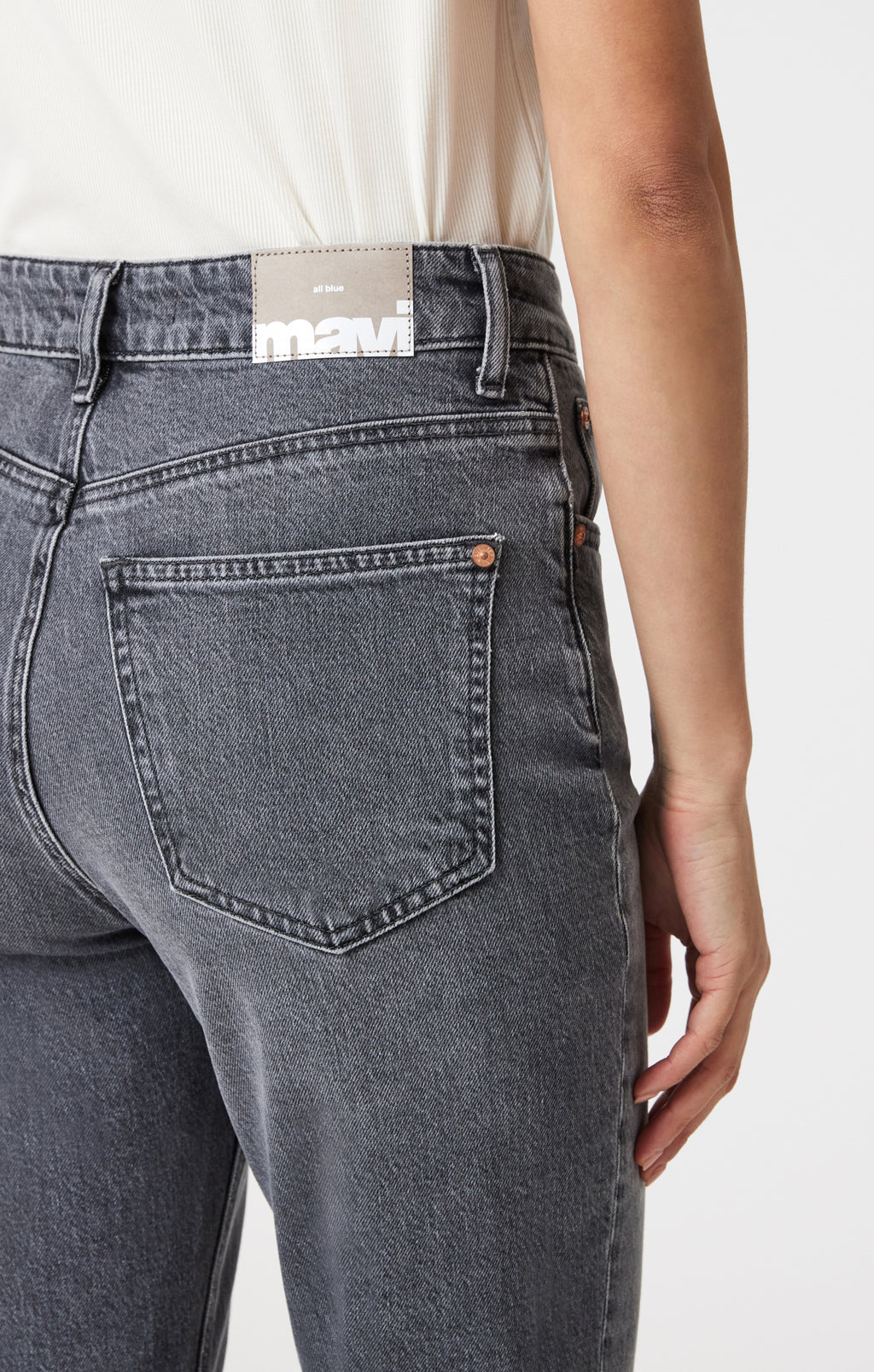 NEW YORK STRAIGHT LEG IN MID SMOKE CLASSIC BLUE - Mavi Jeans