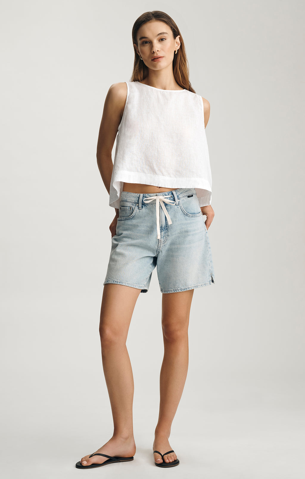 NELLA RELAXED SHORTS IN BLEACHED LINEN DENIM - Mavi Jeans