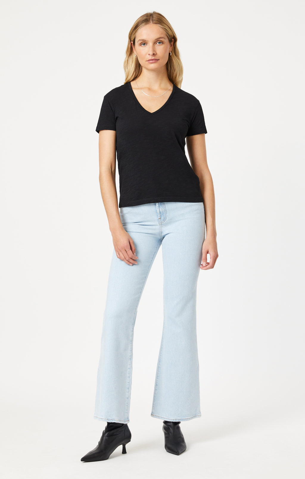 V-NECK T-SHIRT IN BLACK - Mavi Jeans
