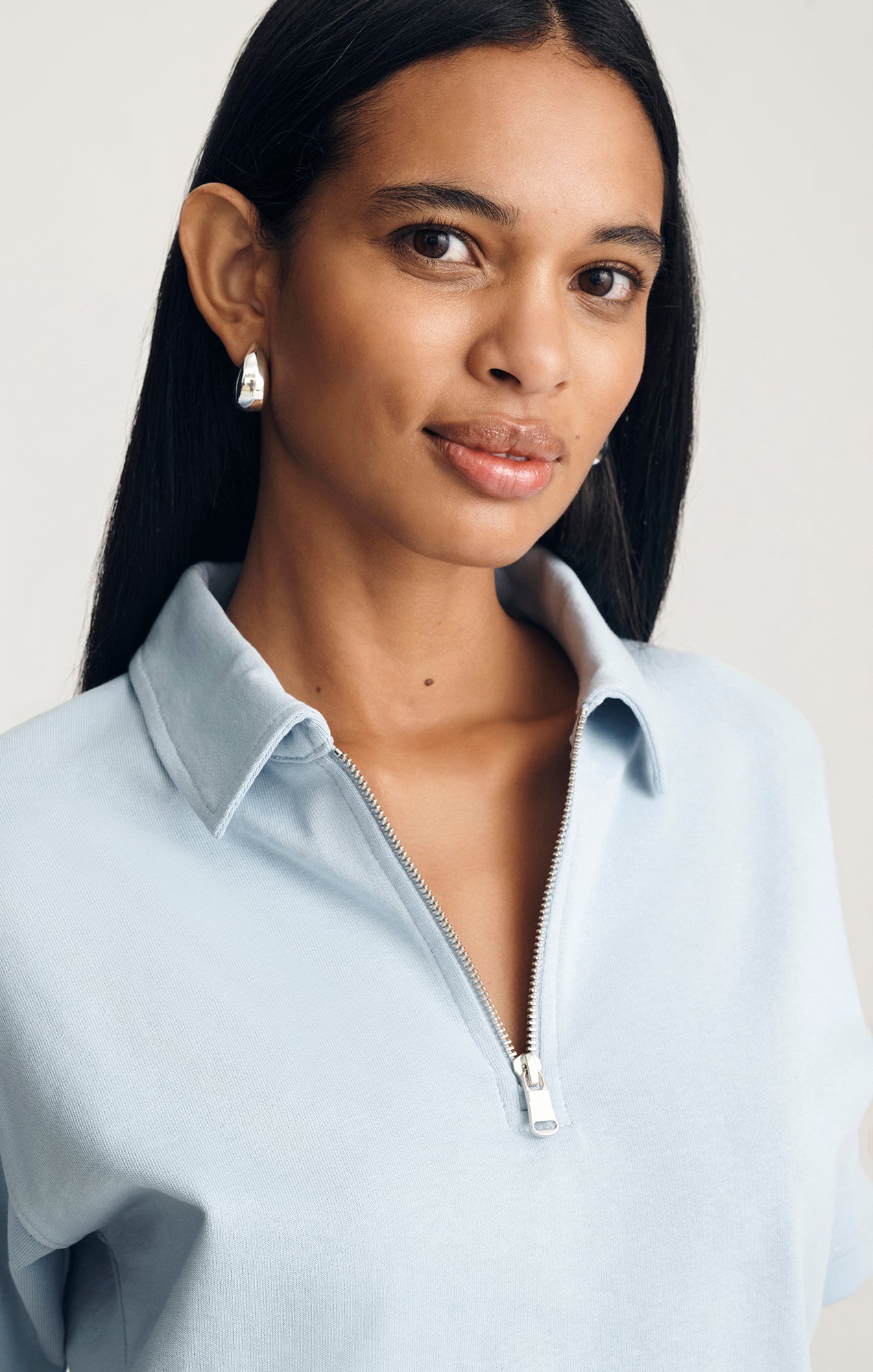 HALF ZIP SHORT SLEEVE SWEATSHIRT IN BLUE FOG