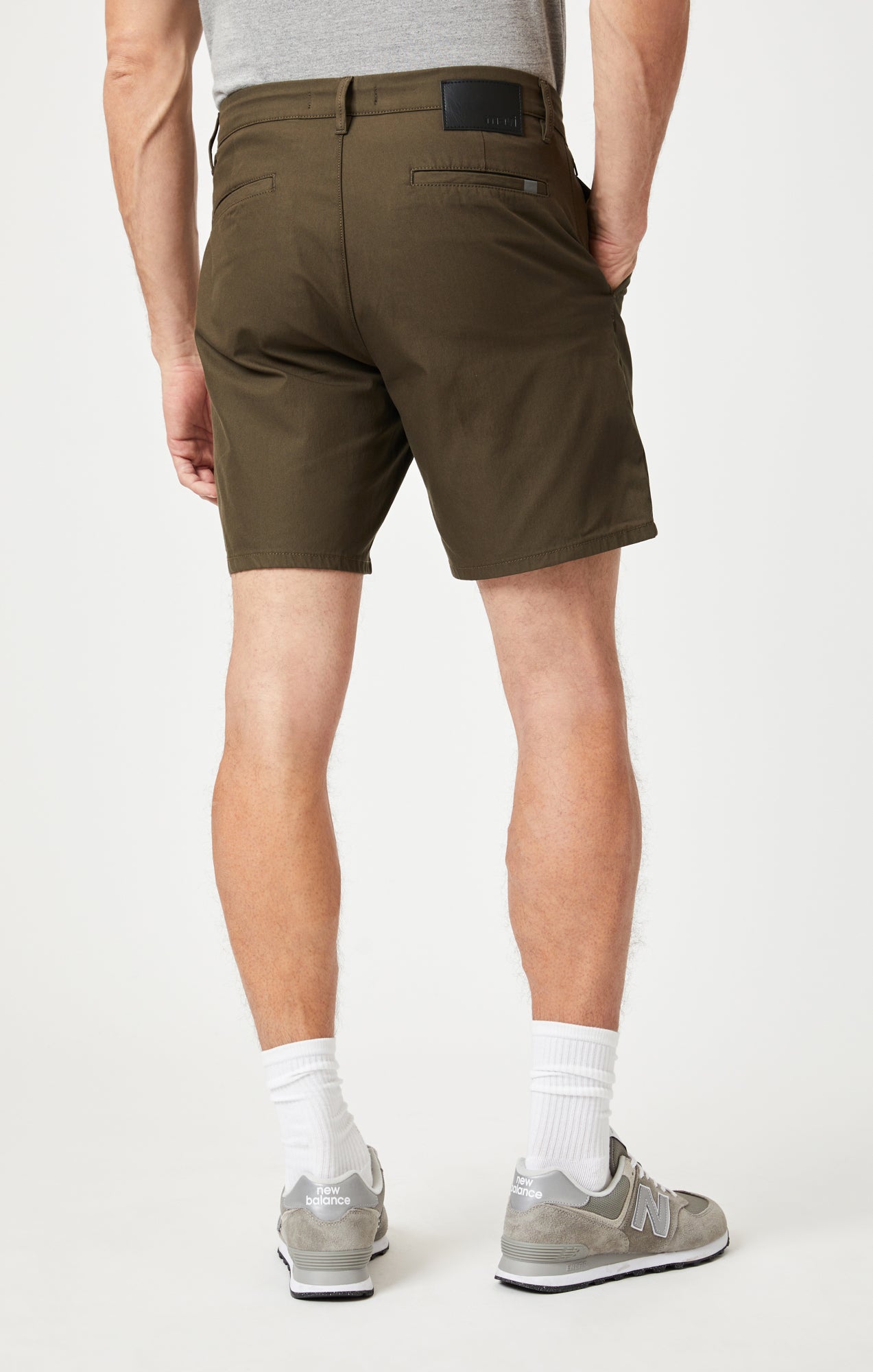 DARREN CHINO SHORTS IN KHAKI TRUE MOVE - Mavi Jeans